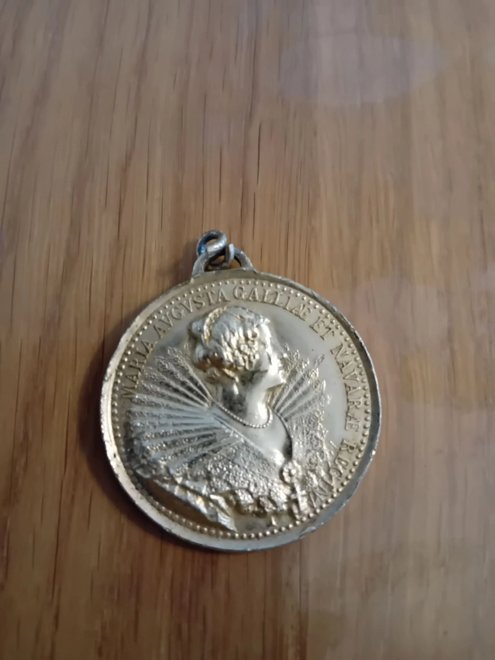 Medaille vintage de Maria Augusta galliae et navara regina